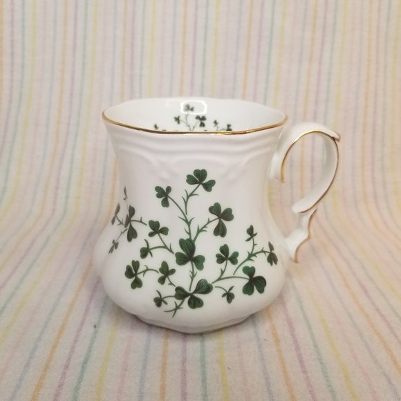 NIOB Fielder Keepsakes Fine Porcelain Shamrocks Mug White Gold Metallic Trim - Picture 2 of 7